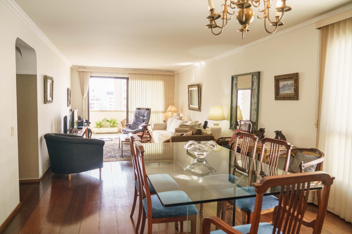 Apartamento tipo para venda com 3 quartos, sendo 1 suíte, 207m² - CESARINACIO - Imóveis de Nicho