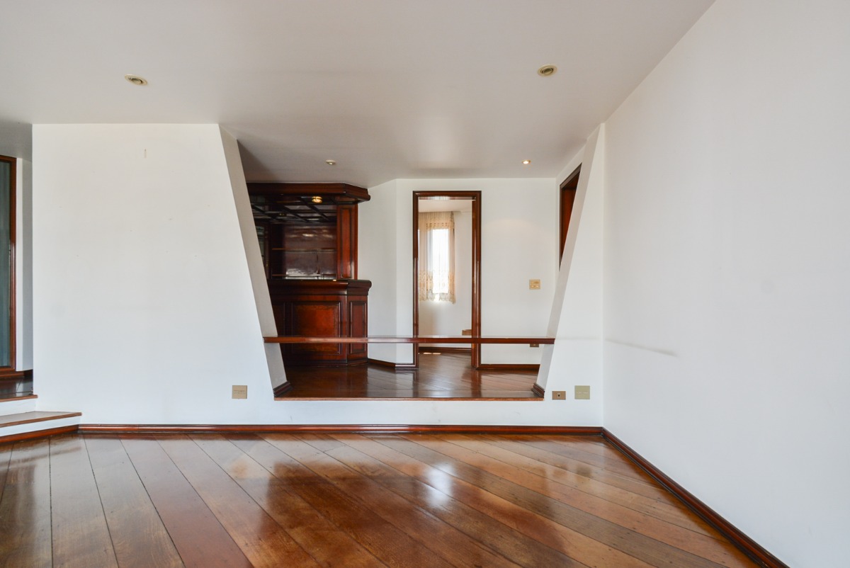 Apartamento à venda com 4 quartos, 274m² - Foto 4