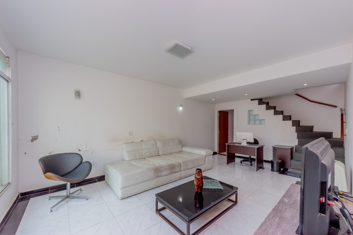 Sobrado para venda com 2 quartos, sendo 1 suíte, 132m²