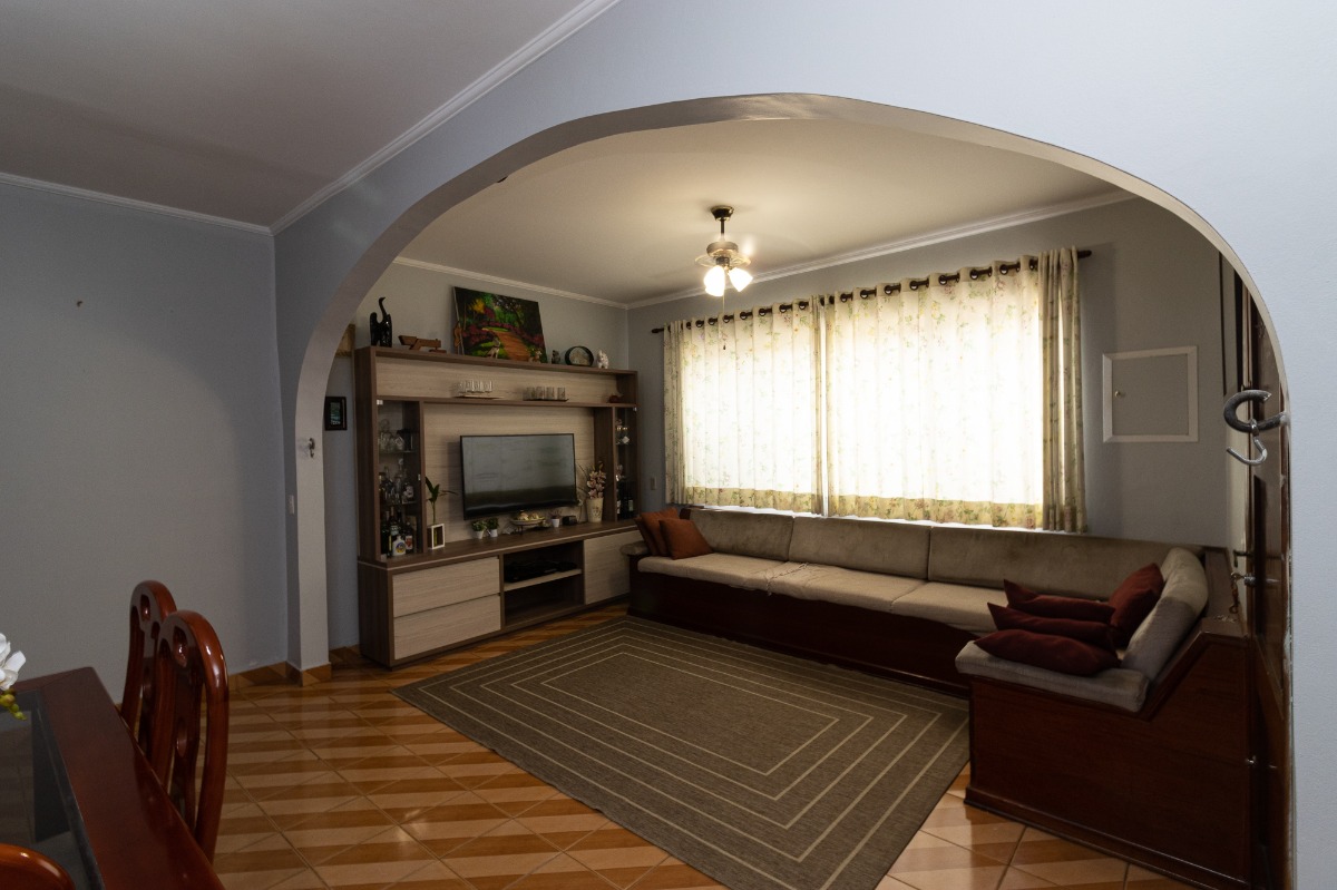 Sobrado para venda com 3 quartos, sendo 1 suíte, 146m²