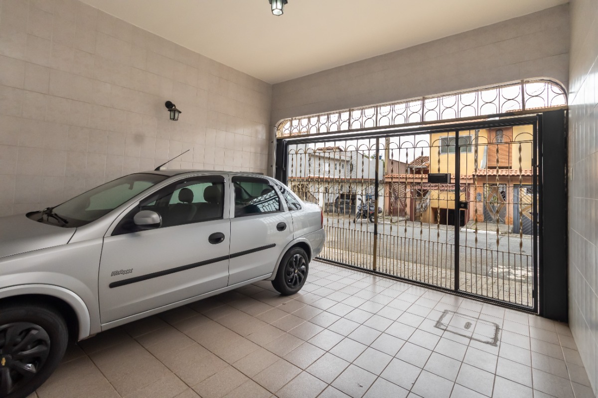 Sobrado para venda com 3 quartos, 306m²