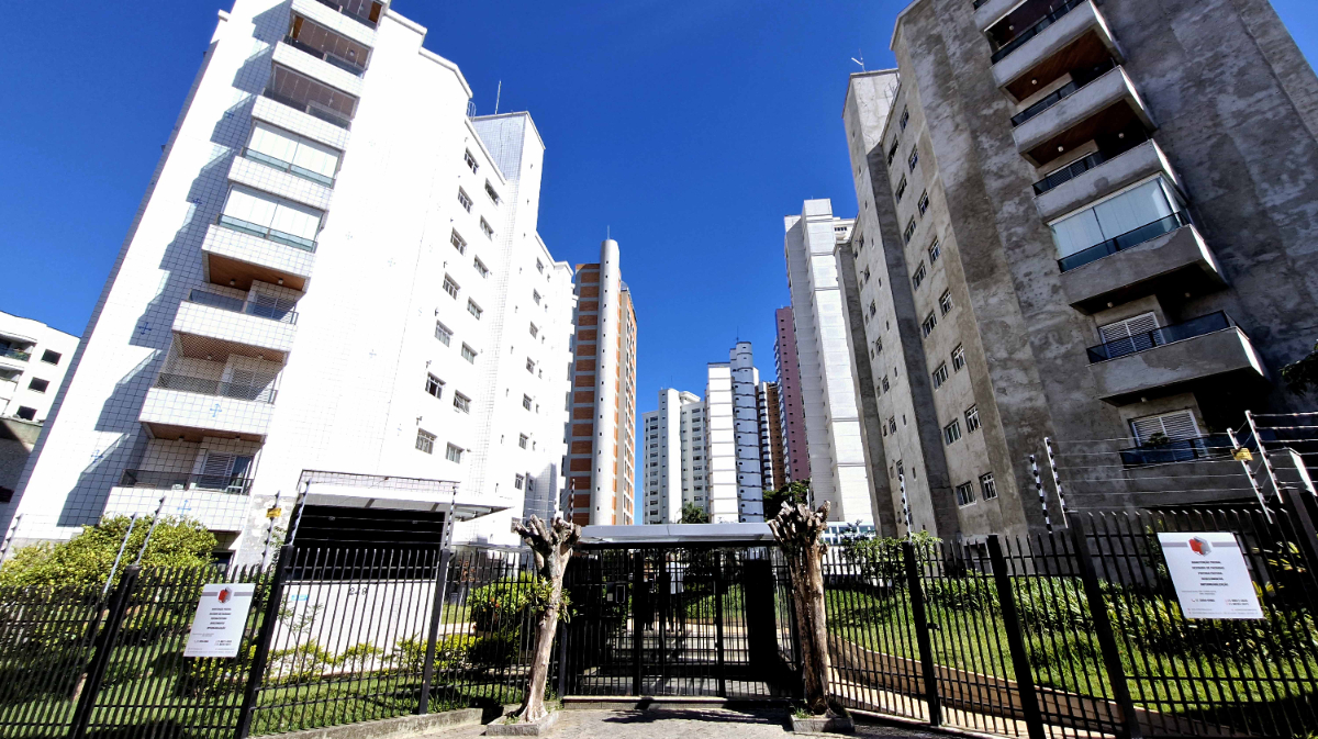 Apartamento tipo para venda com 3 quartos, sendo 1 suíte, 165m²