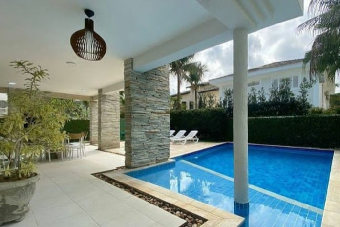 Casa de Condomínio à venda com 4 quartos, 290m² - Foto 1