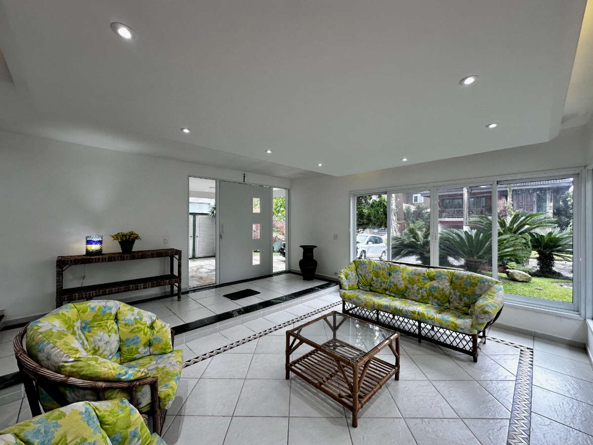 Casa de Condomínio à venda com 4 quartos, 290m² - Foto 18