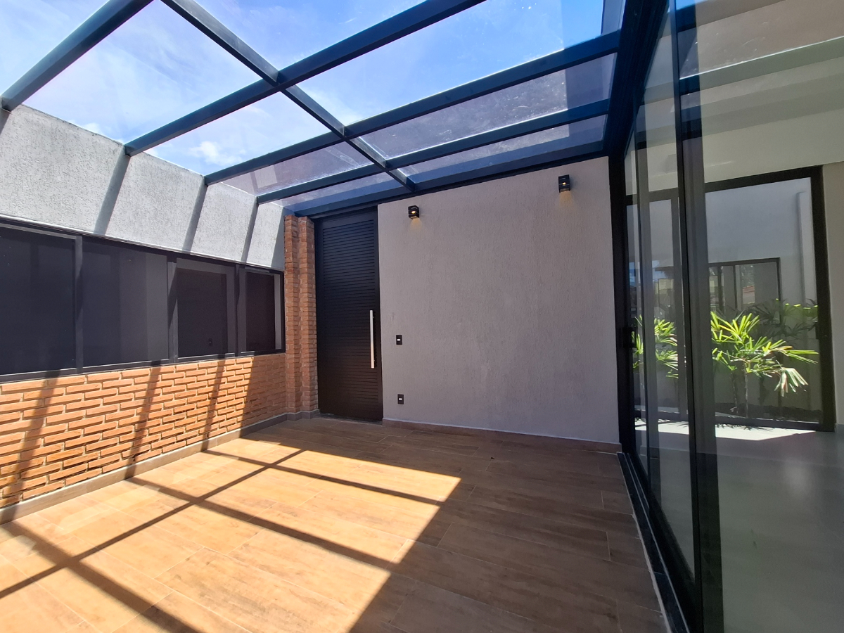 Casa à venda com 4 quartos, 260m² - Foto 2