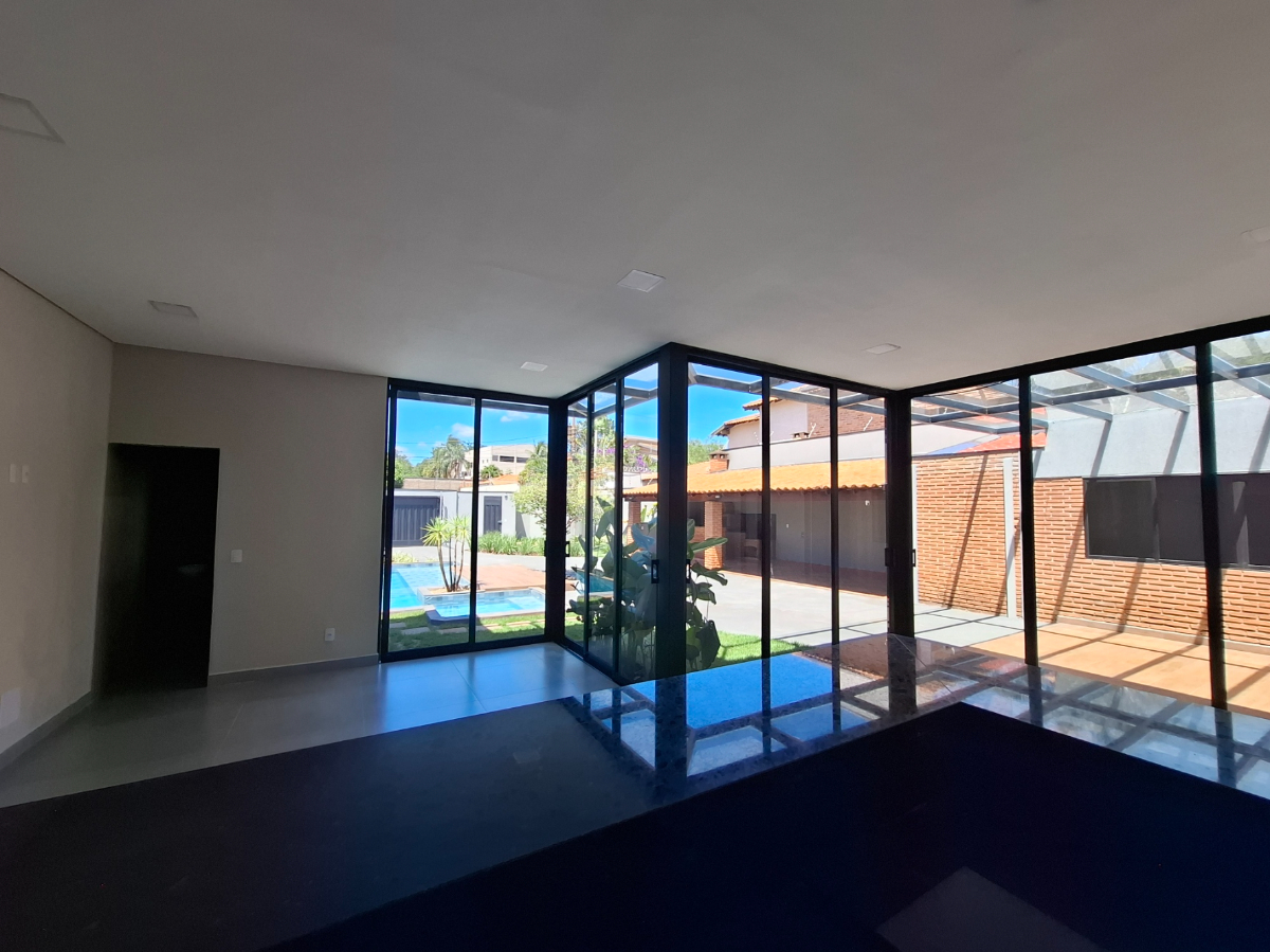Casa à venda com 4 quartos, 260m² - Foto 5