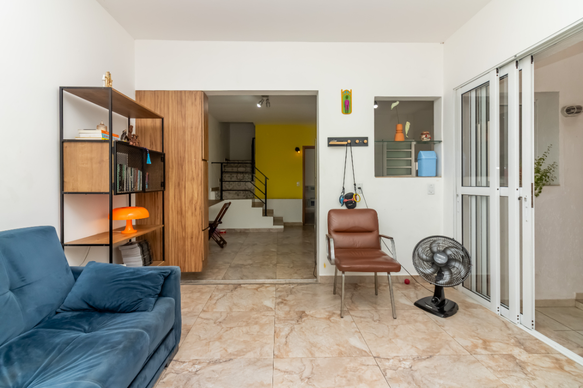 Casa de vila para venda com 3 quartos, sendo 2 suítes, 216m²