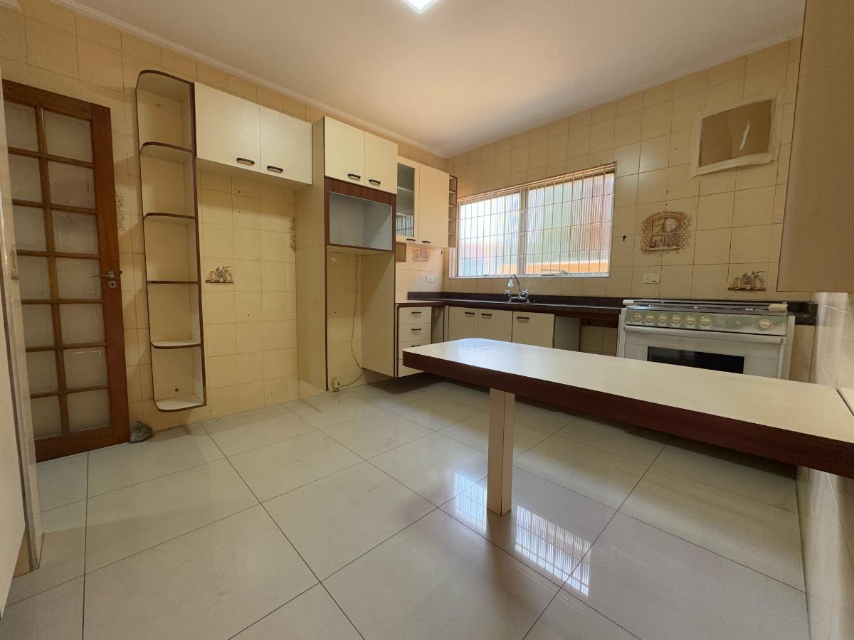 Sobrado para venda e locação com 2 quartos, sendo 1 suíte, 95m²