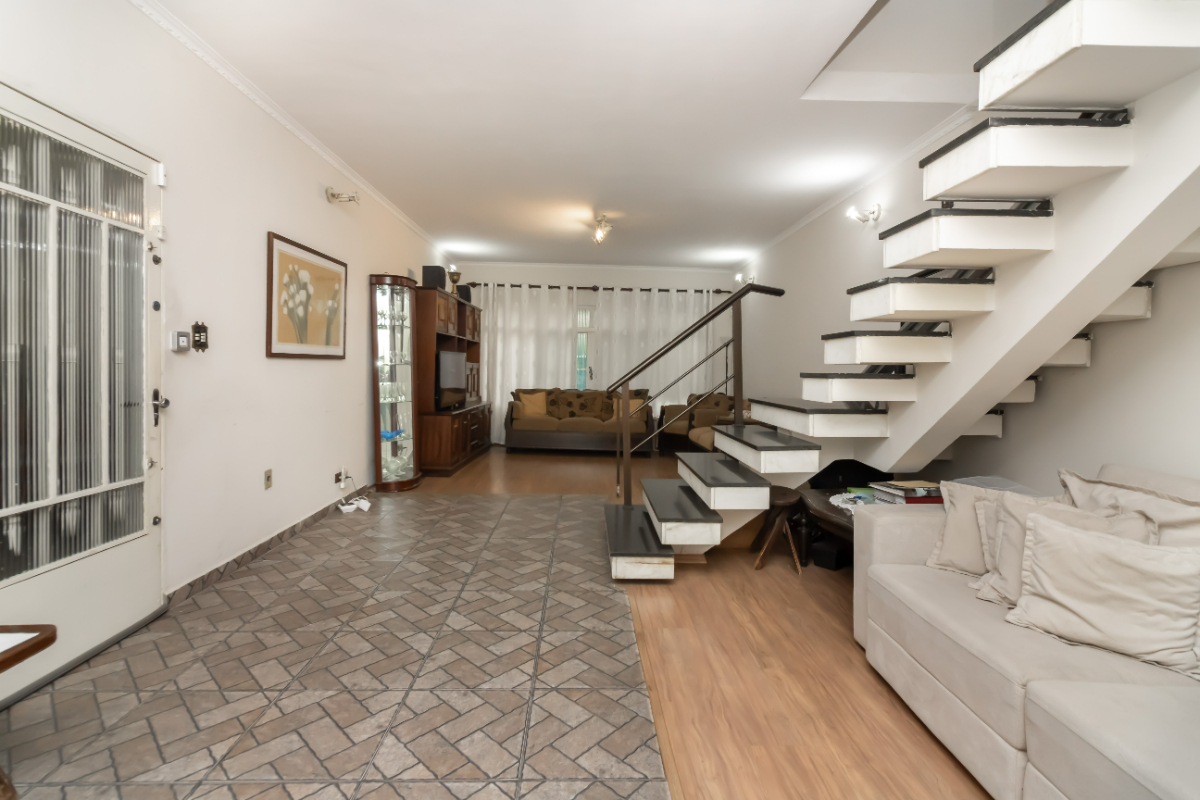Casa tipo para venda com 3 quartos, sendo 1 suíte, 264m²