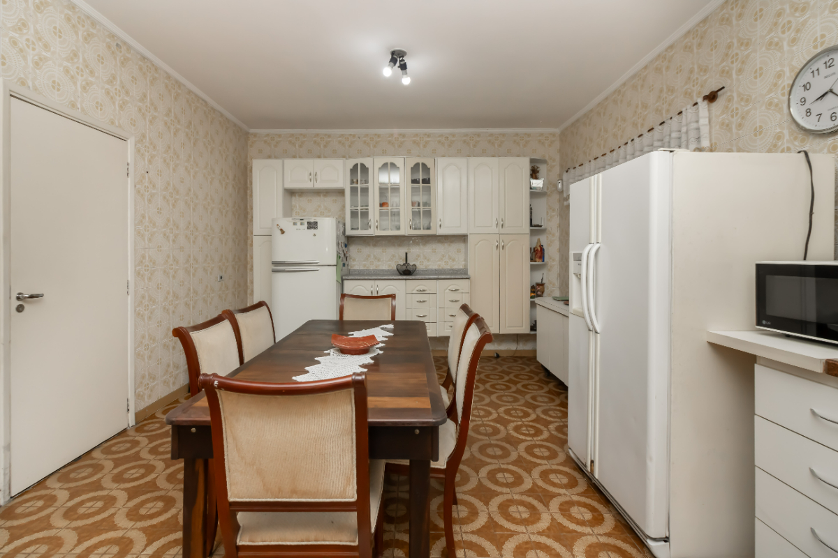 Casa tipo para venda com 3 quartos, sendo 1 suíte, 264m²