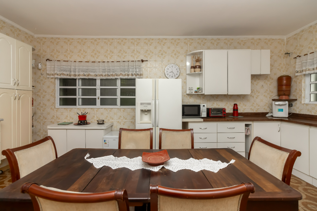Casa tipo para venda com 3 quartos, sendo 1 suíte, 264m²