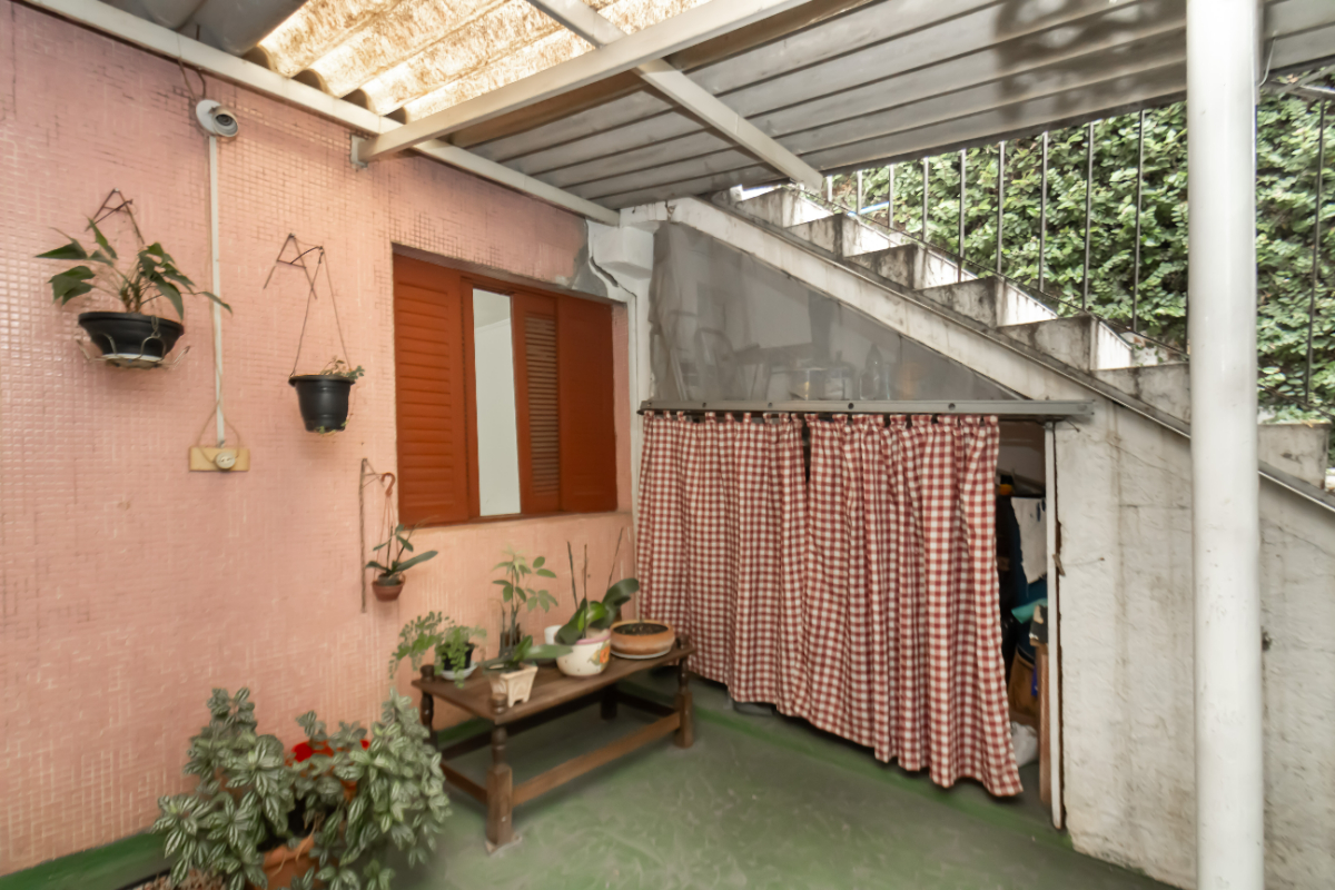 Casa tipo para venda com 3 quartos, sendo 1 suíte, 264m²