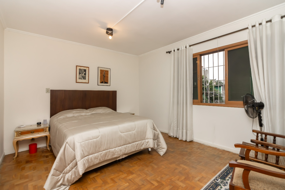 Casa tipo para venda com 3 quartos, sendo 1 suíte, 264m²