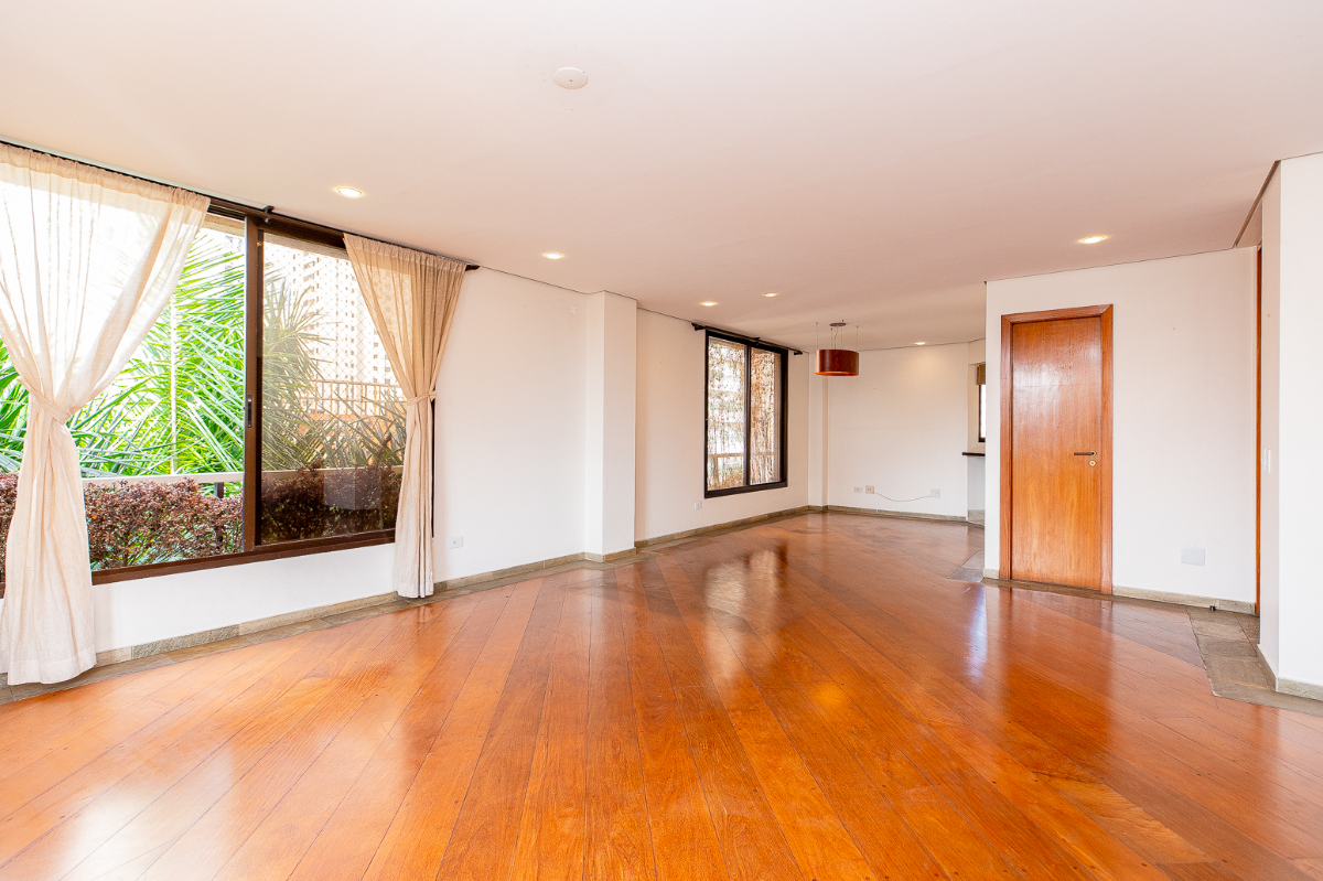 Apartamento tipo para venda com 4 quartos, sendo 2 suítes, 200m²